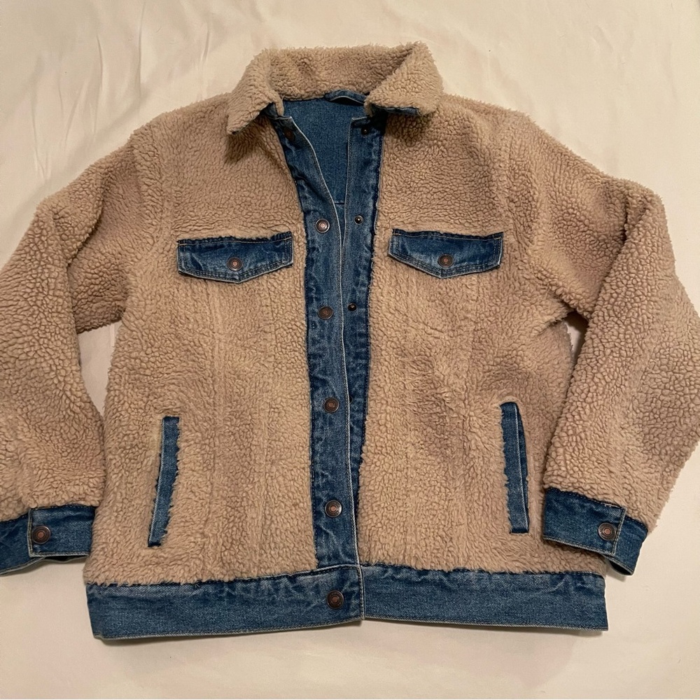 NWOT REVERSIBLE sherpa and denim jacket